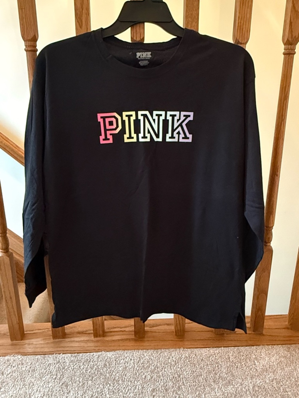 PINK Victoria’s Secret Black Long Sleeve Logo Tee Size [L]